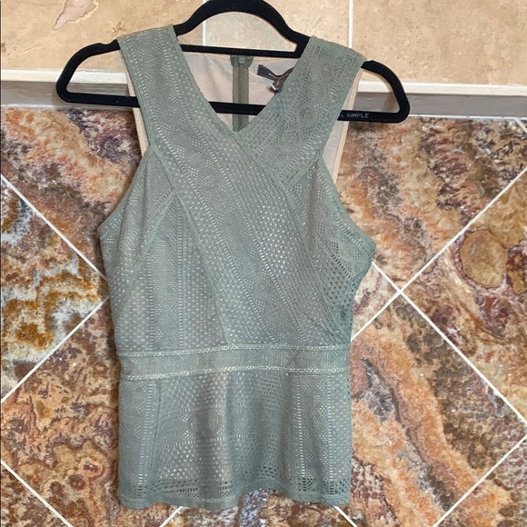 Women's NEW BCBG MAXAZRIA HANNE GEOMETRIC LACE PEPLUM TOP Dusty Olive Medium - Picture 4 of 14